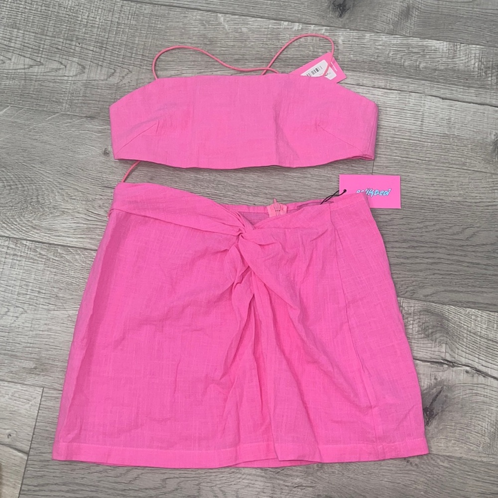 Edikted two piece set. Skirt and crop top
